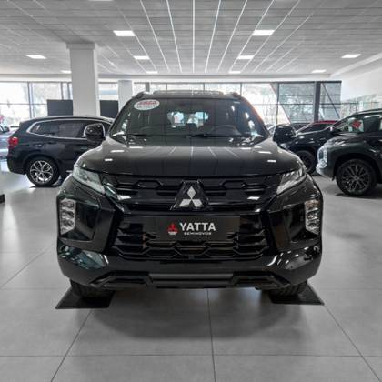 MITSUBISHI PAJERO SPORT 2.4 16V MIVEC TURBO DIESEL LEGEND BLACK AWD AUTOMÁTICO